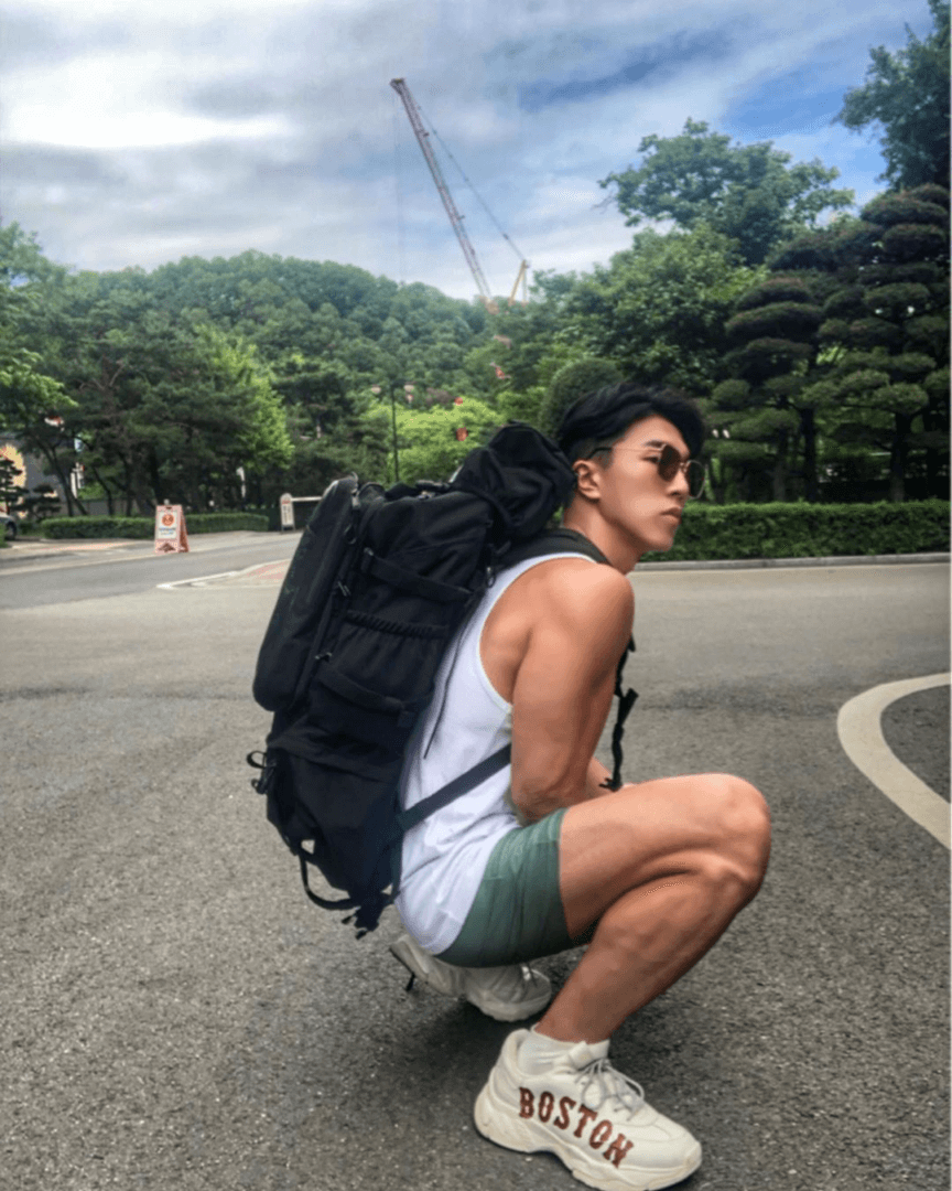 身高189cm的东北纹身高冷猛男，湿身秀腹肌19cm - 图7