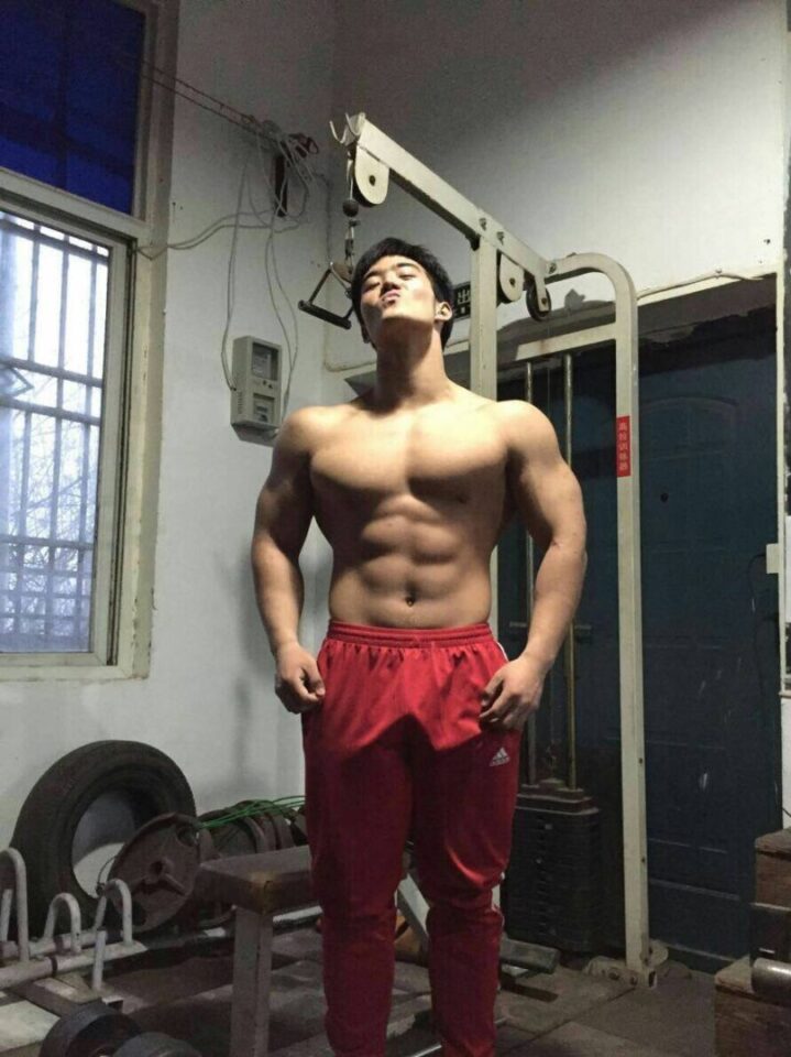调教超大JB大胸肌八块腹肌体育生 - 图5