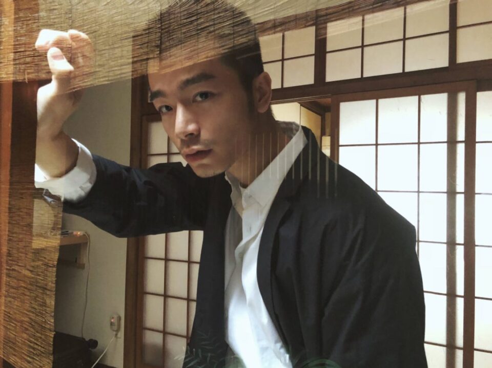 吴青峰男友是他？网红天菜帅哥王经勇，网友见了都喊我可以！ - 图2