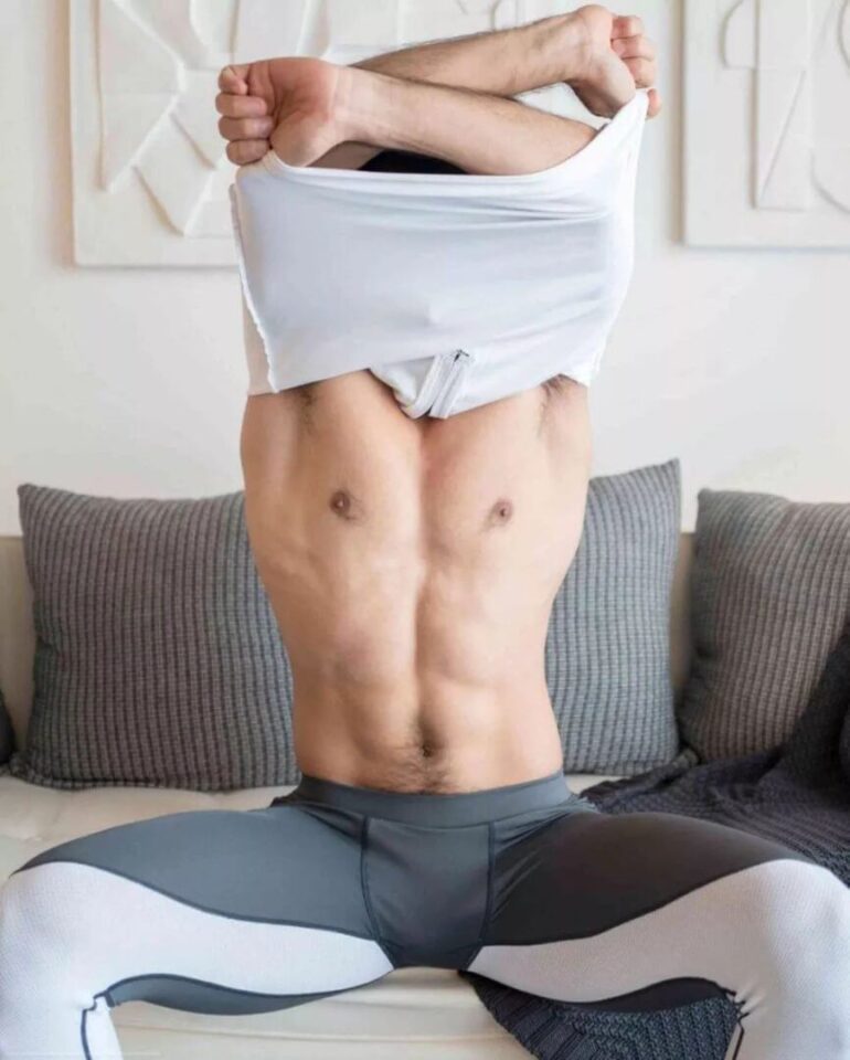 直男大J体育生紧身裤，浴室洗澡写真 - 图5