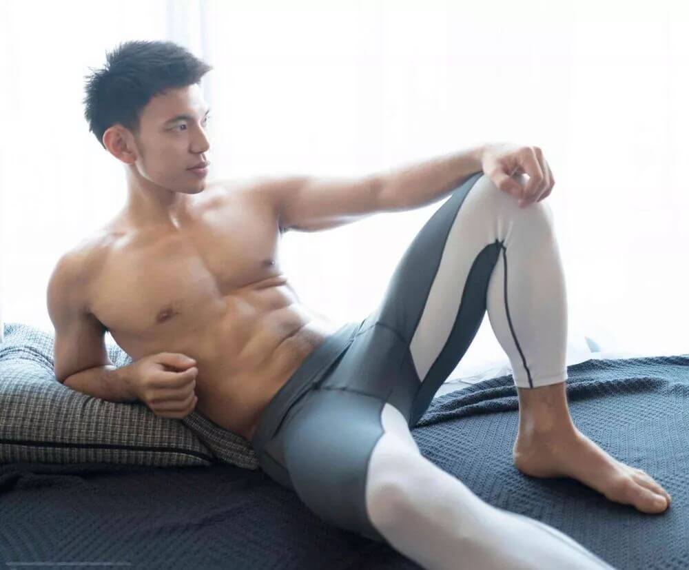 直男大J体育生紧身裤，浴室洗澡写真 - 图11