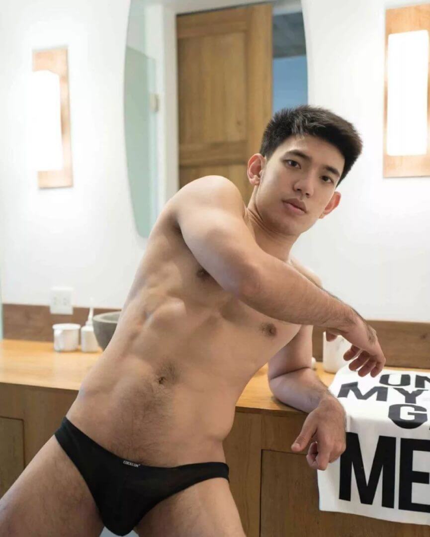 直男大J体育生紧身裤，浴室洗澡写真 - 图13