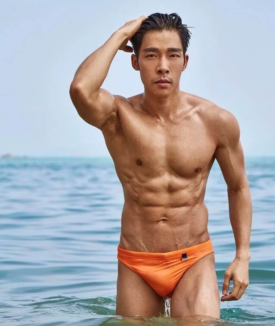 这个泰国“爸爸”海边泳裤穿太小！ - 图5