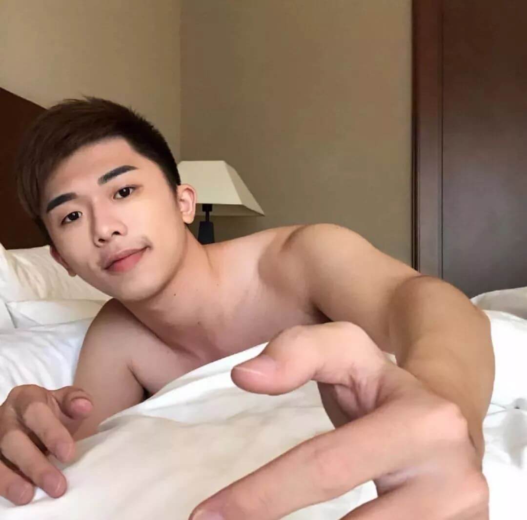 盯裆猫在哪？直男还是G？他超大一包 - 图4
