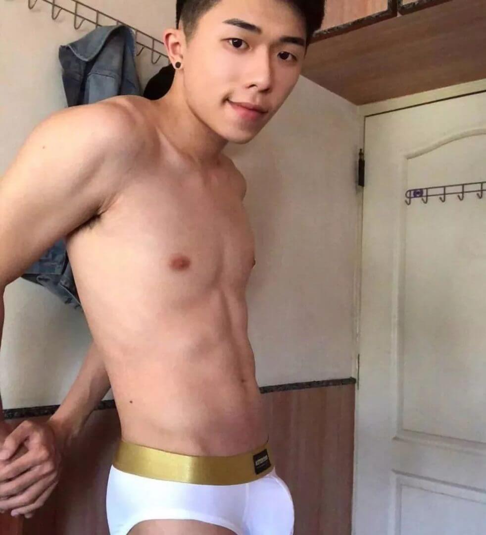 盯裆猫在哪？直男还是G？他超大一包 - 图6