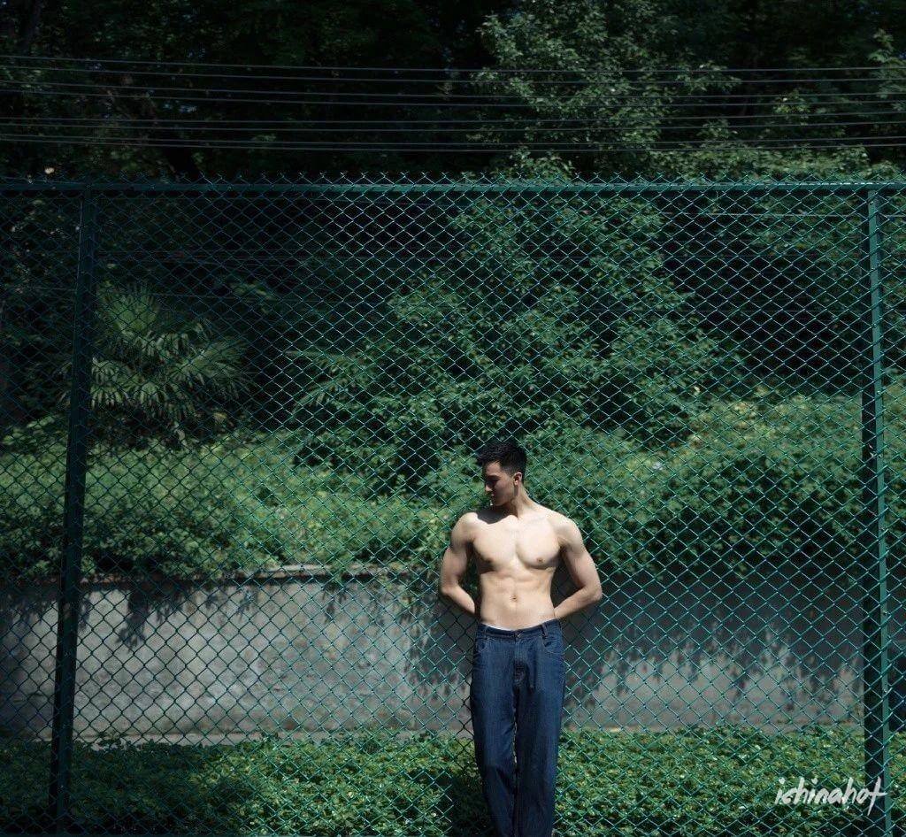 夏日美好肉体！肌肉体育生捆绑 - 图6