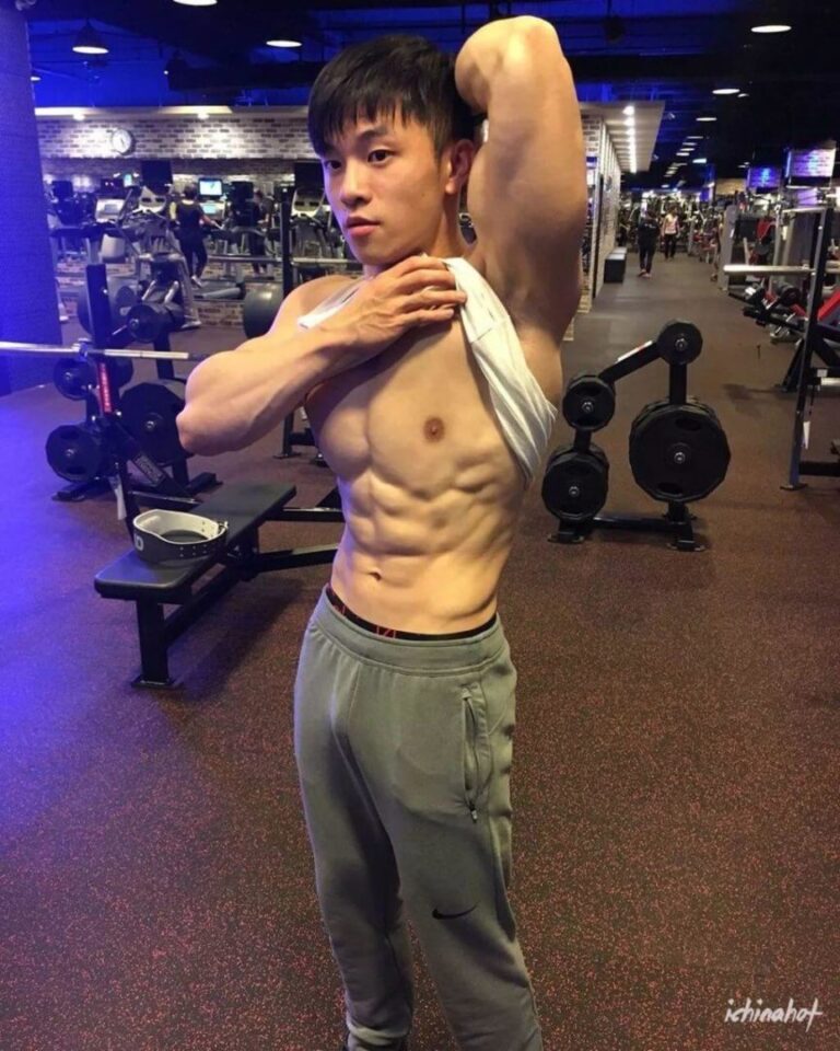 台湾健身运动肌肉男小葉 - 图11