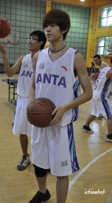 首都体育学院的肌肉男 - 图2