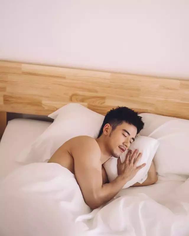 纪言恺《纪律》全裸高清无印写真，基佬居家必备！ - 图2