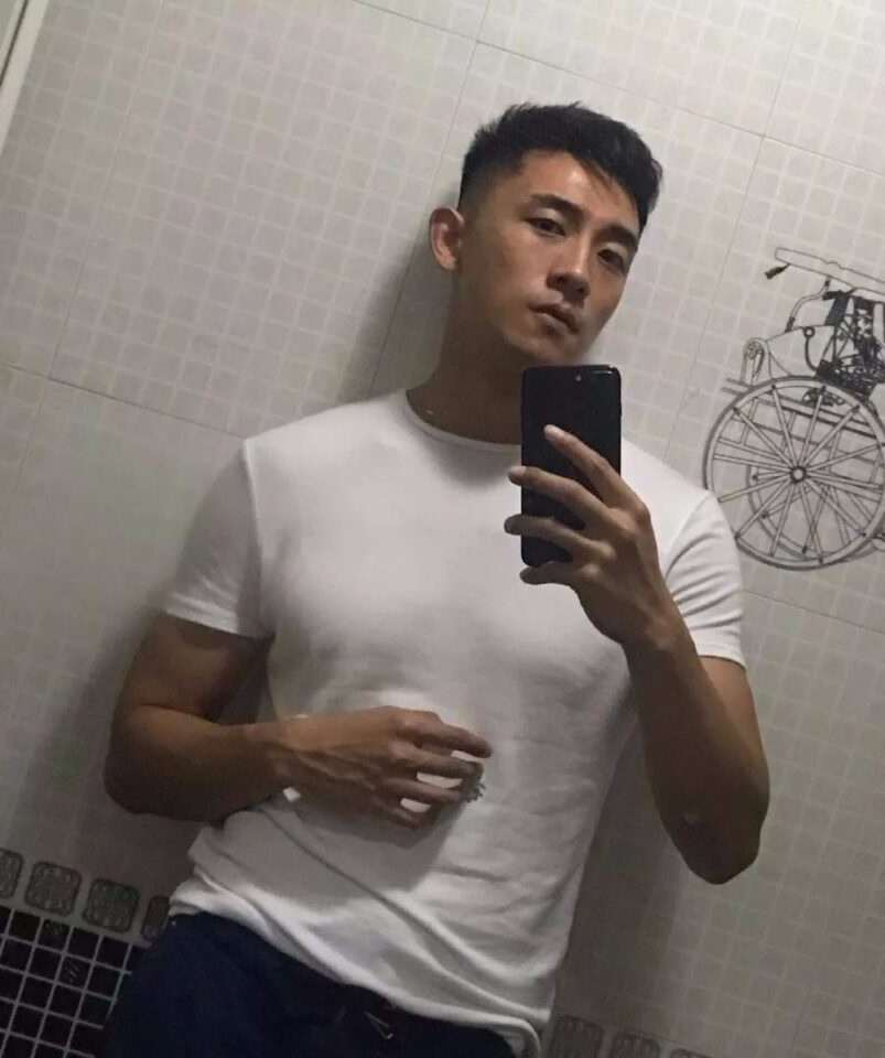大学生肌肉帅哥！北京爷们宋名申性感自拍 - 图13