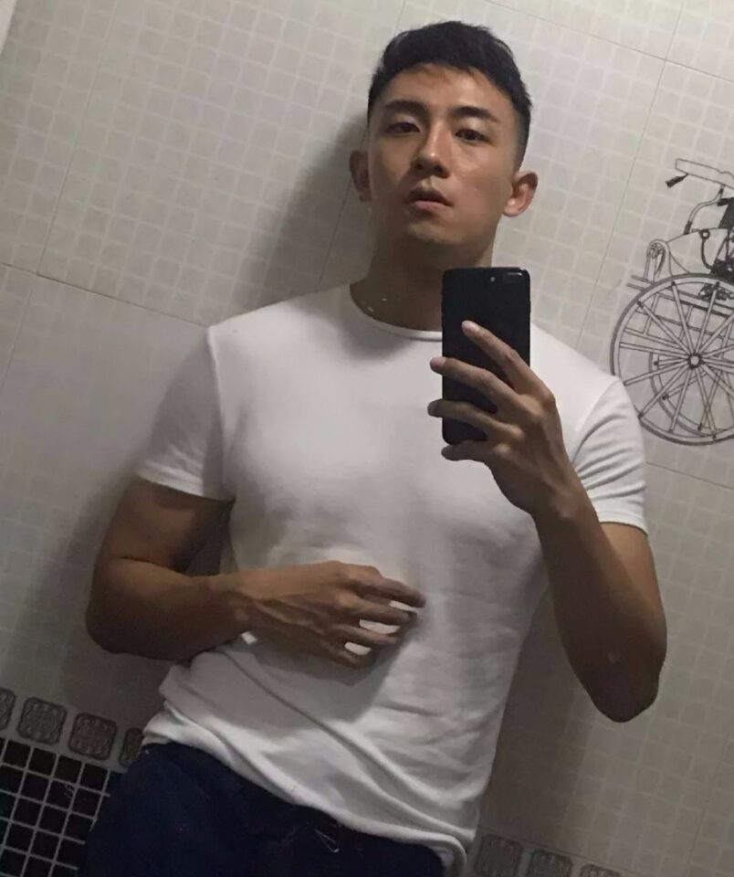 大学生肌肉帅哥！北京爷们宋名申性感自拍 - 图14