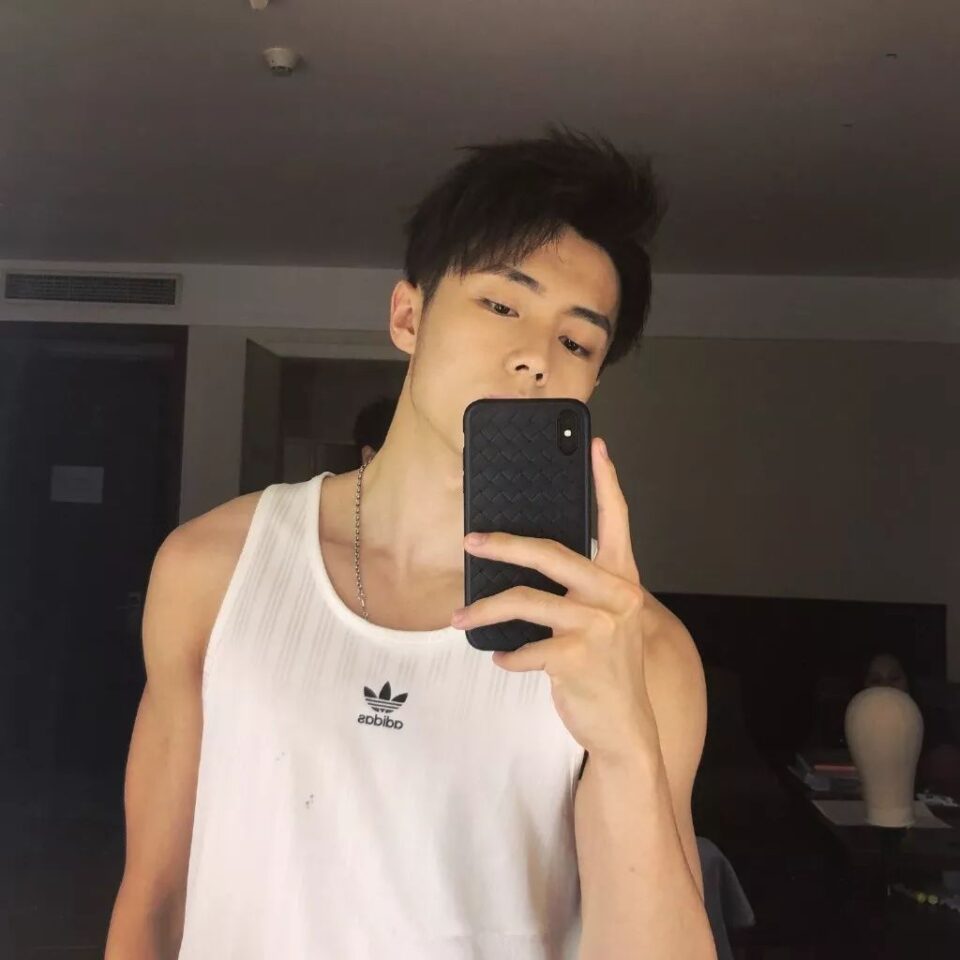 《全职高手》运动帅哥来了！杨洋顾又铭肌肉身材硬照，还有一群鲜肉腹肌小狼狗！ - 图52