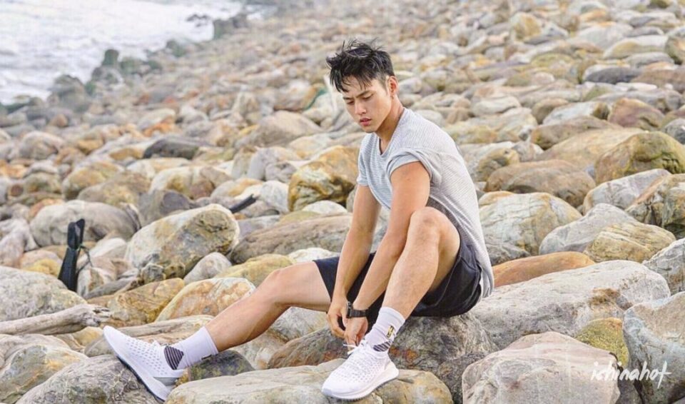 运动短裤的体育生帅哥！很像韩东君 - 图8