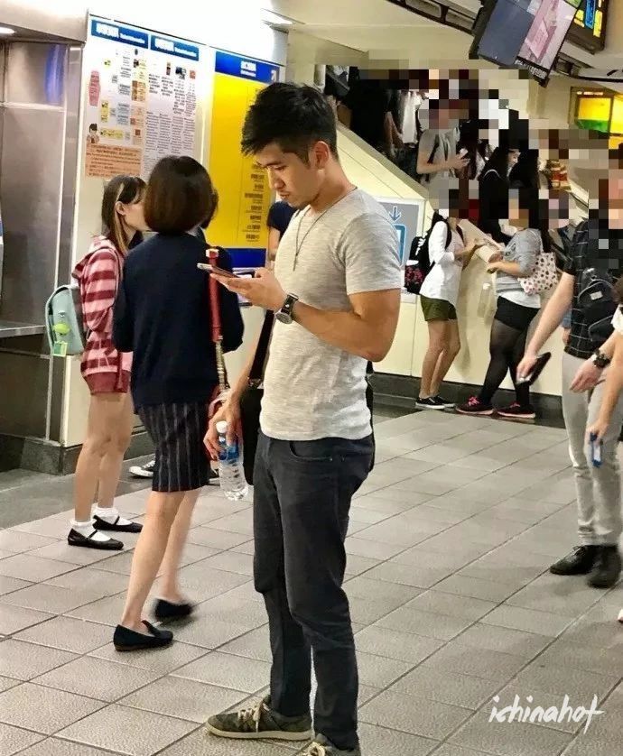体院街拍帅哥：颜值身材不输当红小鲜肉 - 图2