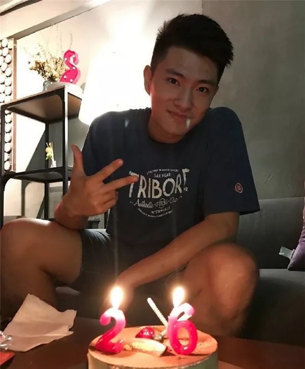 190CM同济大学篮球校草上热搜！学霸张艺帅鼻子超大 - 图15