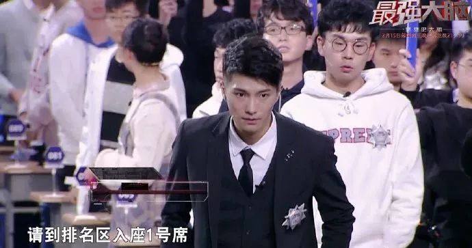 190CM同济大学篮球校草上热搜！学霸张艺帅鼻子超大 - 图5