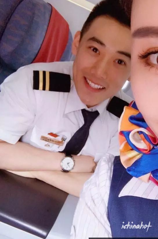 川航的山东爷们空少帅哥侯鑫杰,胸肌真是大 - 图6