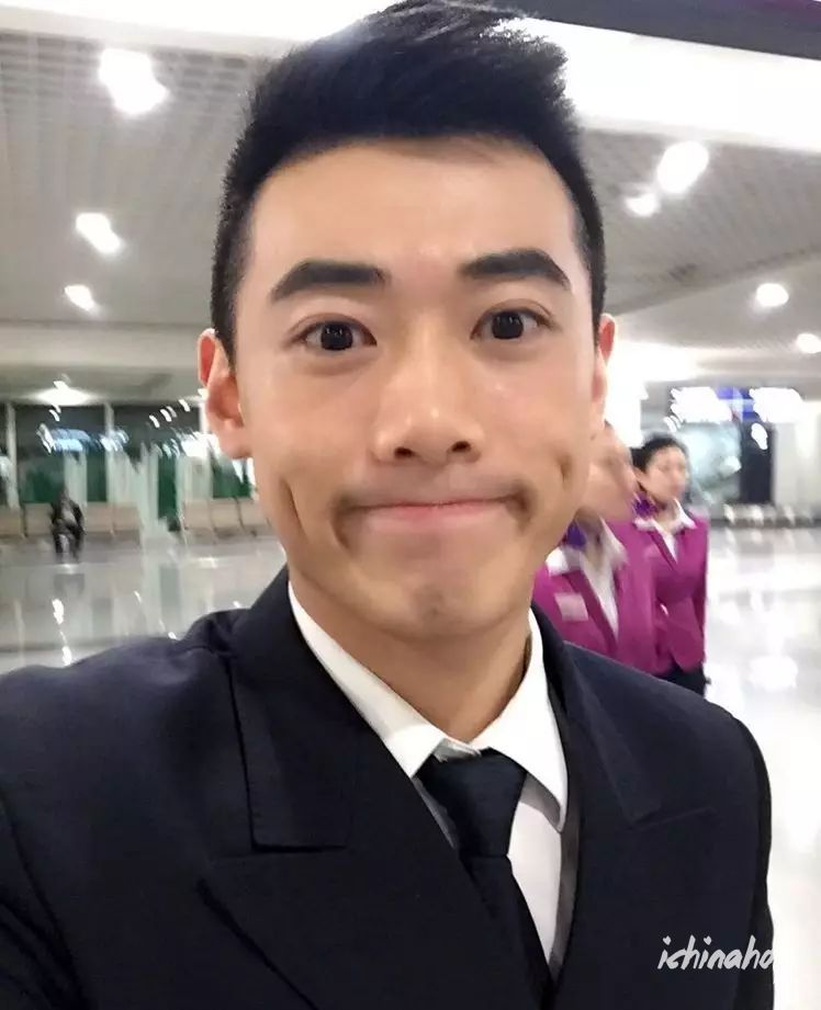 川航的山东爷们空少帅哥侯鑫杰,胸肌真是大 - 图9
