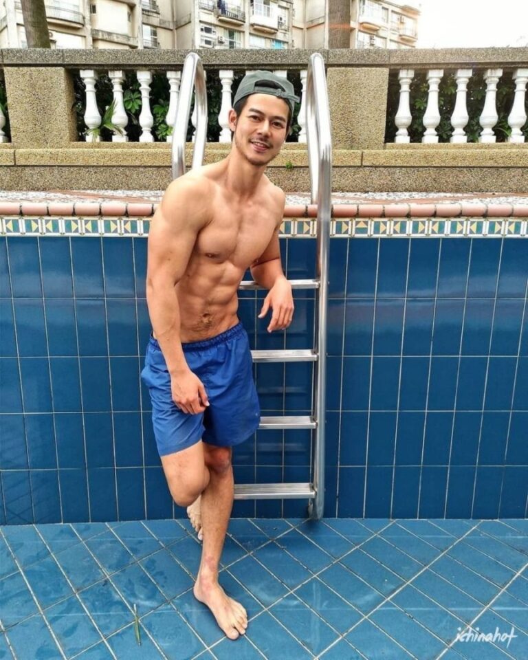 台湾最帅英语老师萧郁轩个人写真 - 图2