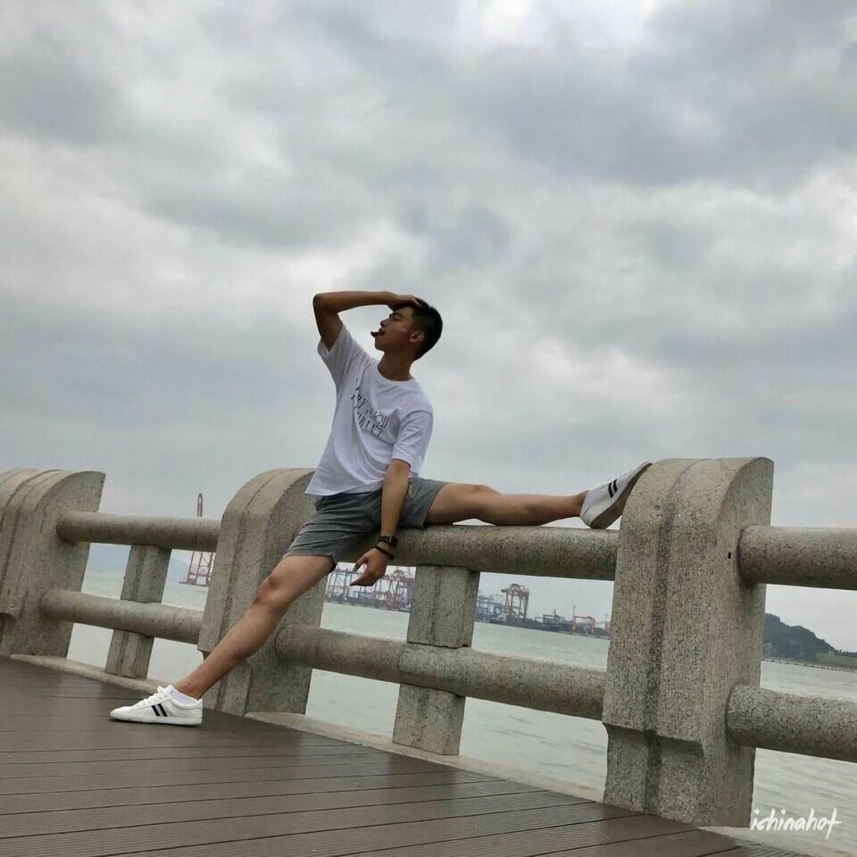 抖音网红东电大学生帅哥祝煊哲超全生活照 - 图7