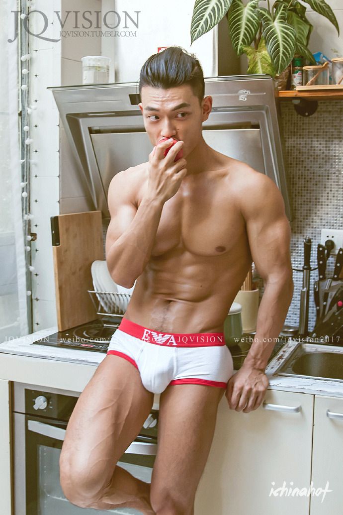 性感肌肉男厨房诱惑系列男体写真