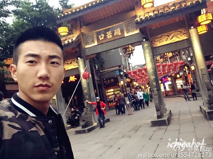 阳光体育生帅哥微博，痞子直男硬照 - 图12