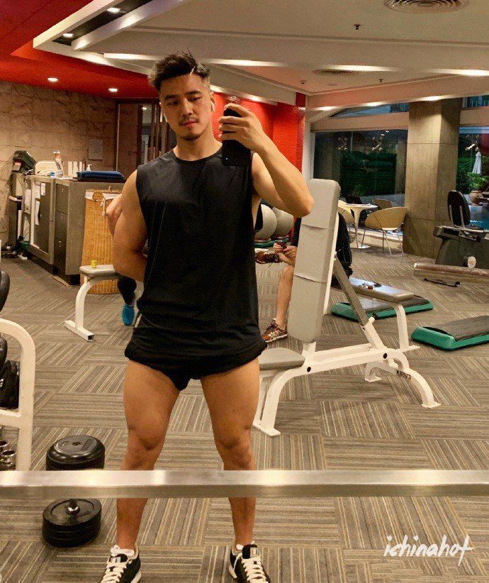 魔都一姐至尊弦宝张弦和男友私密照 - 图5