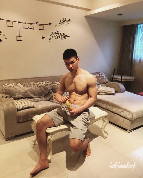 超大胸肌的18cm体育生，下面那一大包 - 图6