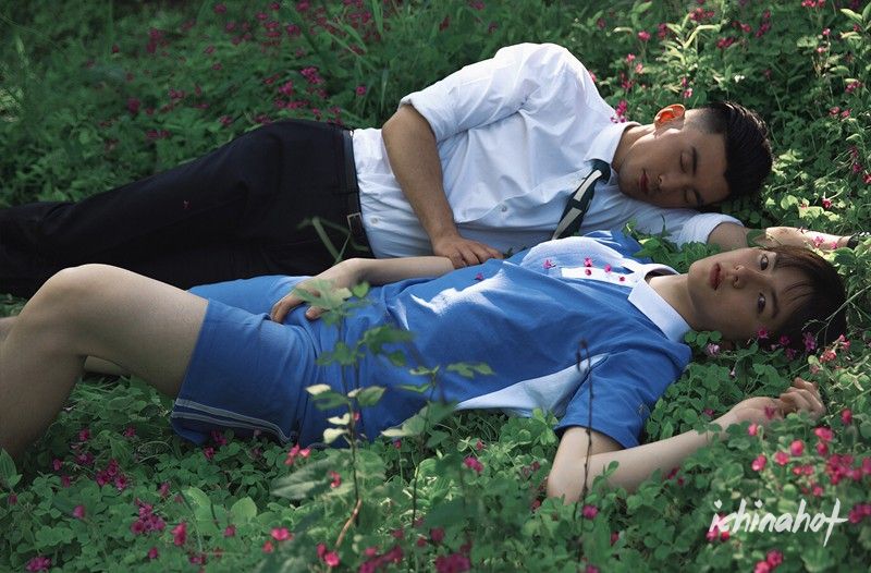 青春帅哥和成熟男人纯情CP照 - 图1