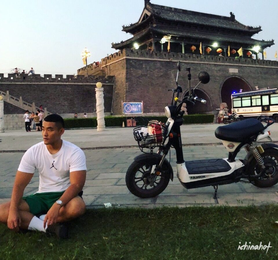 超粗篮球体育生，隔着屏幕都能闻到他雄性荷尔蒙白袜的味道 - 图16