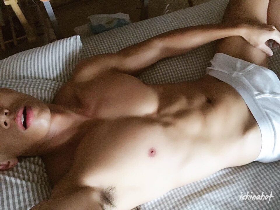 拉开体育老师裆部的拉链，好膨胀好大 - 图3