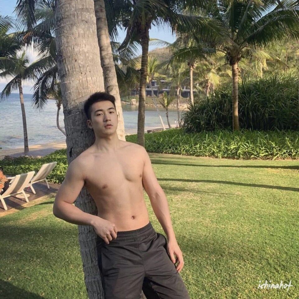 听说鼻子大的，都很强？这位小哥，你一定爱了~