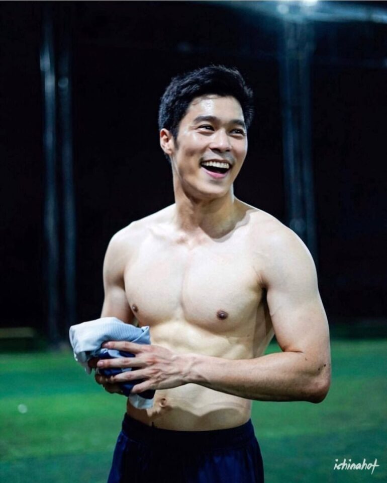 我的巨龙猛男大学足球队长高凯 - 图4