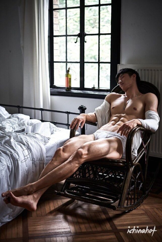 谢梓秋男体摄影作品：大一体育生的赤裸诱惑 - 图5