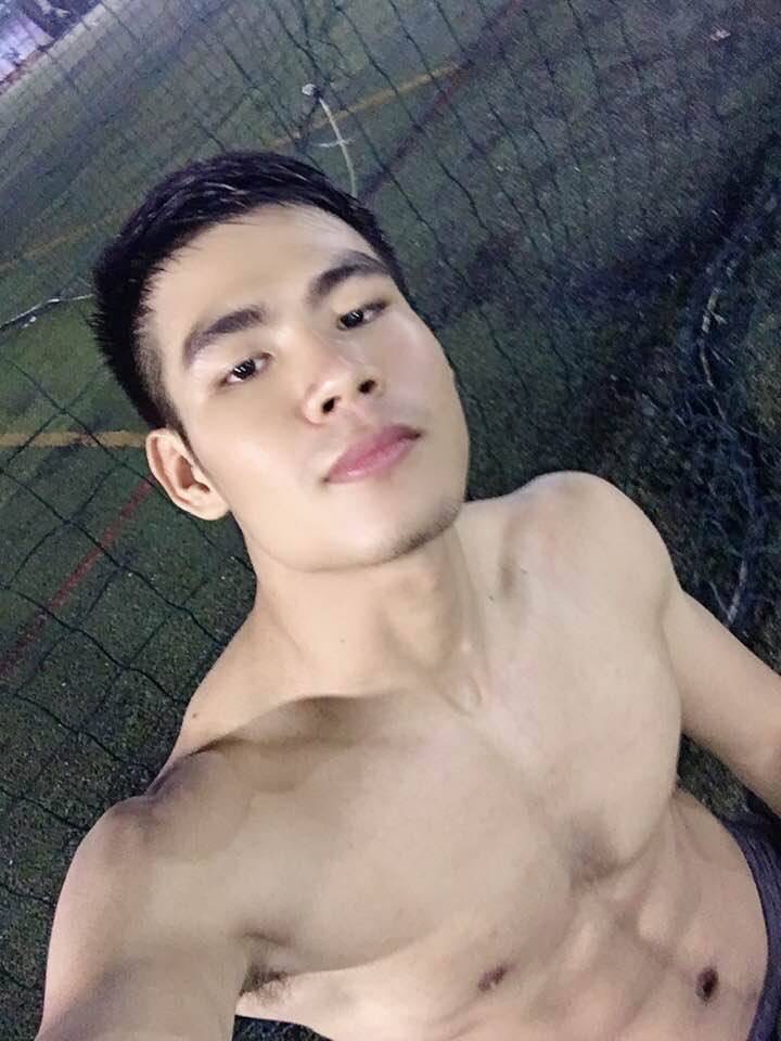 直男足球体育生秀身材 - 图1