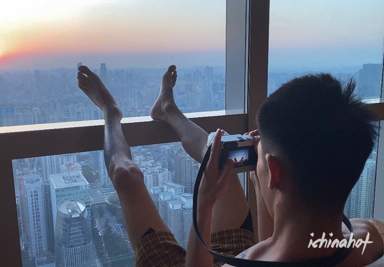 大吊白袜少主S帅哥，体院极品S白袜控 - 图1