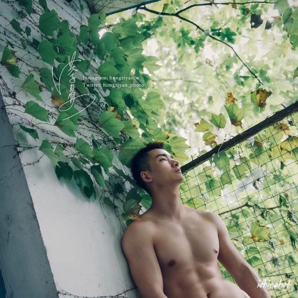 洪子晏摄影作品：夏日教室性感肌肉帅哥嘉辉Allen - 图8