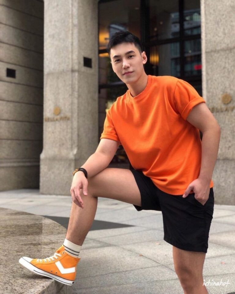 推荐一个皮肤白皙的阳光小奶狗~ - 图2