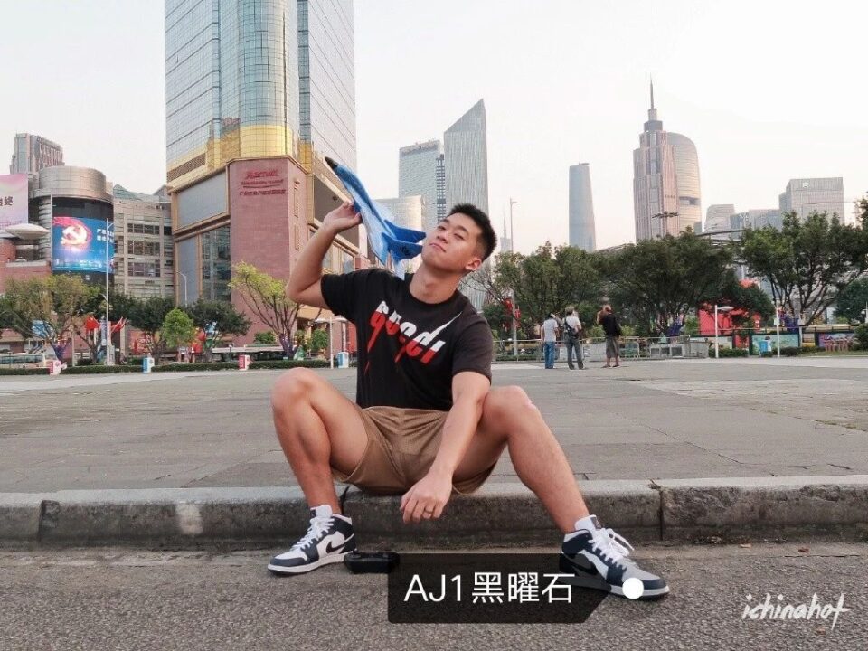 民间帅哥：192CM的篮球体育生，拍照总爱岔开腿 - 图2