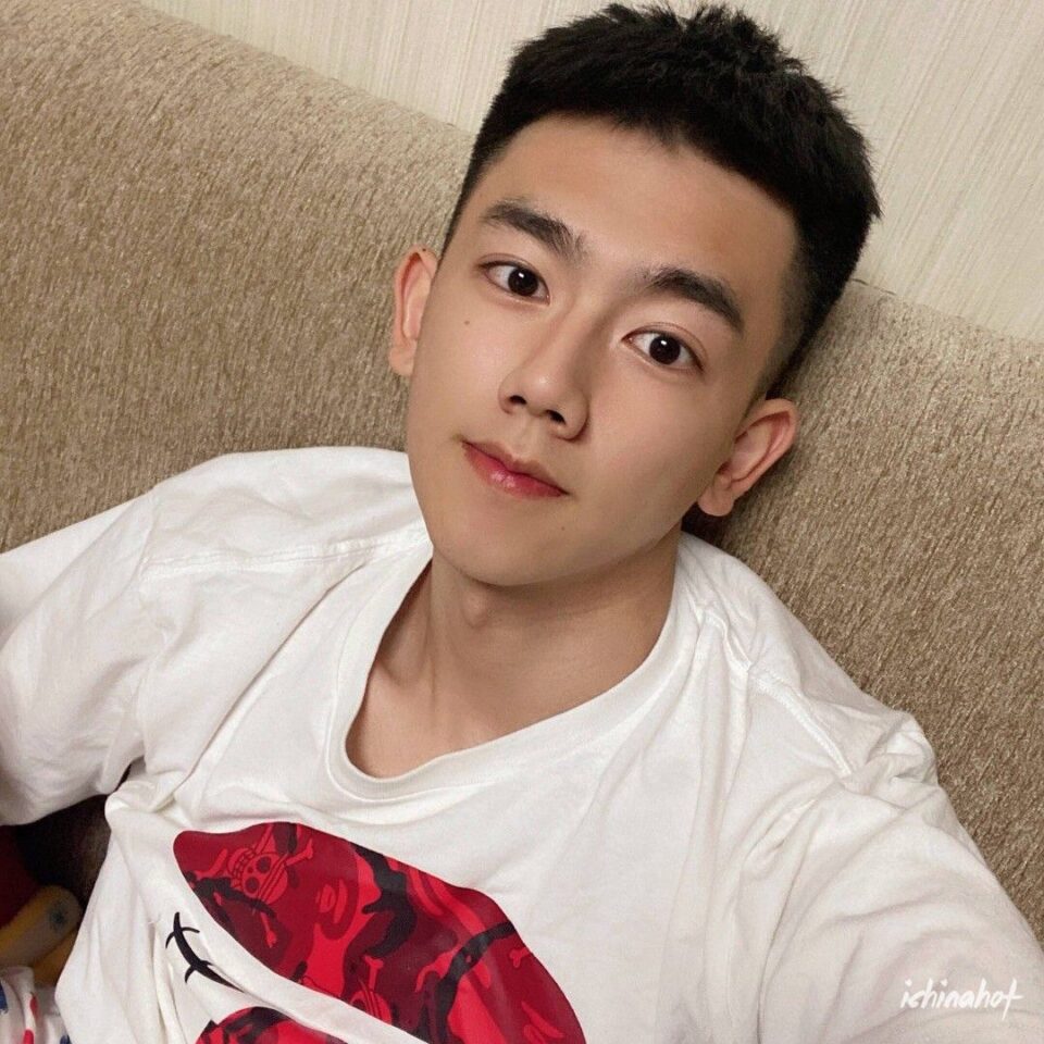 这是你曾暗恋过的男同学吗？ - 图8