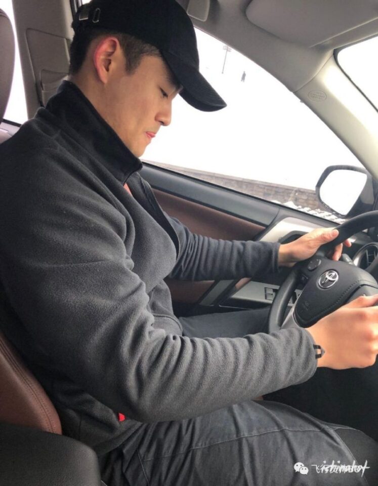 187CM的寸头篮球壮男，隔着屏幕都能闻到他的男人味 - 图11