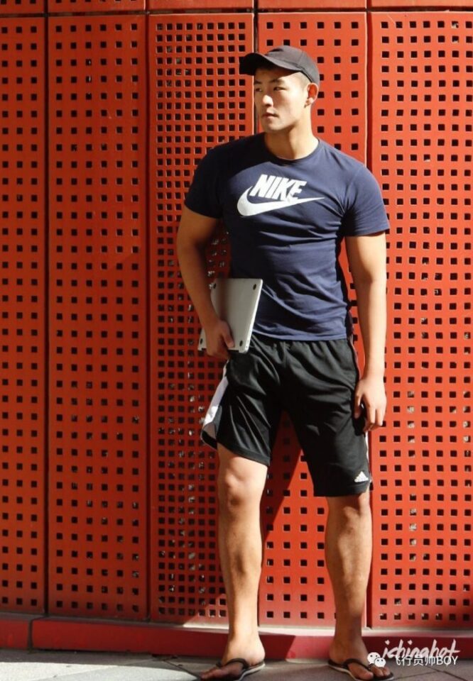 187CM的寸头篮球壮男，隔着屏幕都能闻到他的男人味 - 图9
