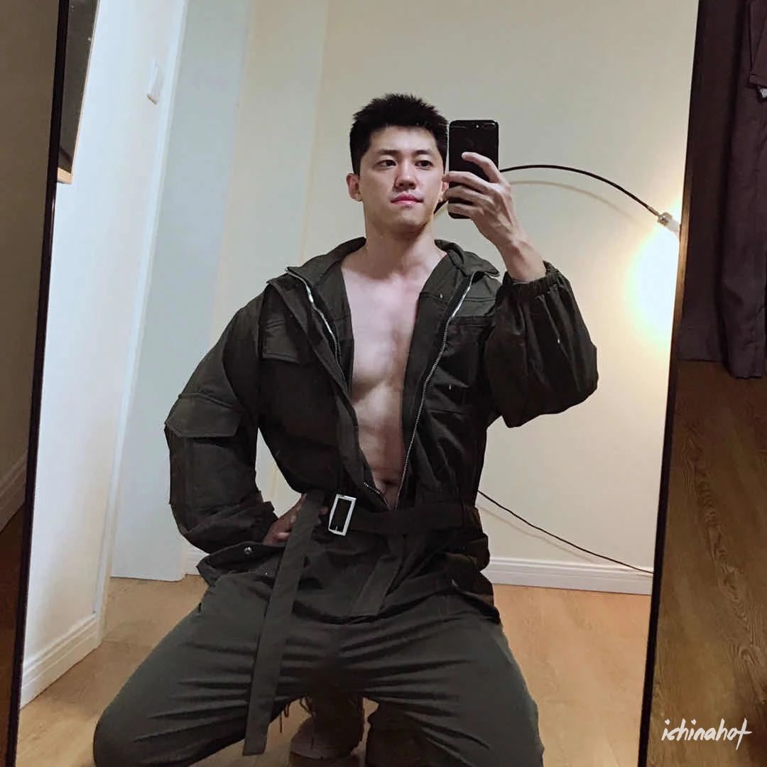 据说他是男人都会羡慕的大男神，来看照片 - 图3