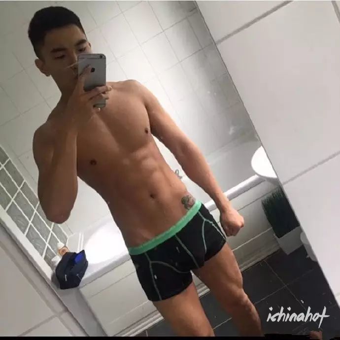 大屌肌肉体育生帅哥浴室自拍 - 图7