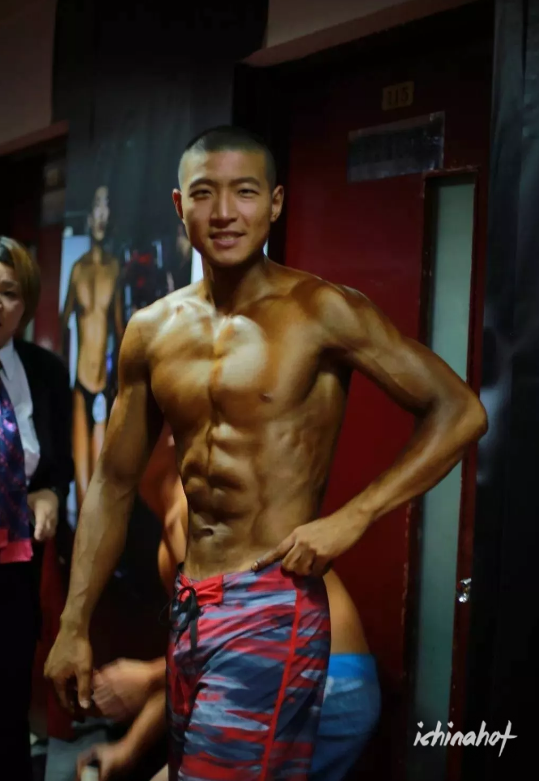 185cm北京体育大学研究生：身材超好，肌肉线条超抢眼！