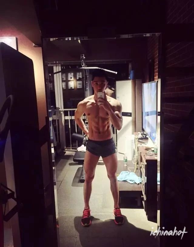健身私教李佳淇，他的小视频曾让很多人心动 - 图6