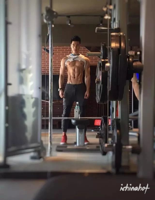 健身私教李佳淇，他的小视频曾让很多人心动 - 图3