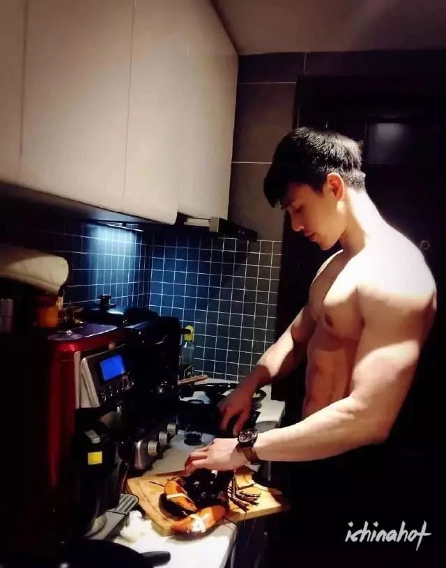健身私教李佳淇，他的小视频曾让很多人心动 - 图9