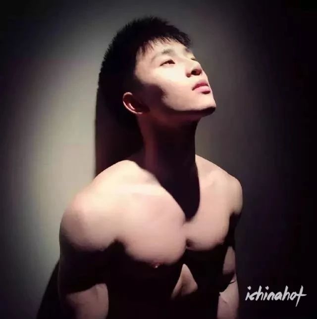 健身私教李佳淇，他的小视频曾让很多人心动 - 图2