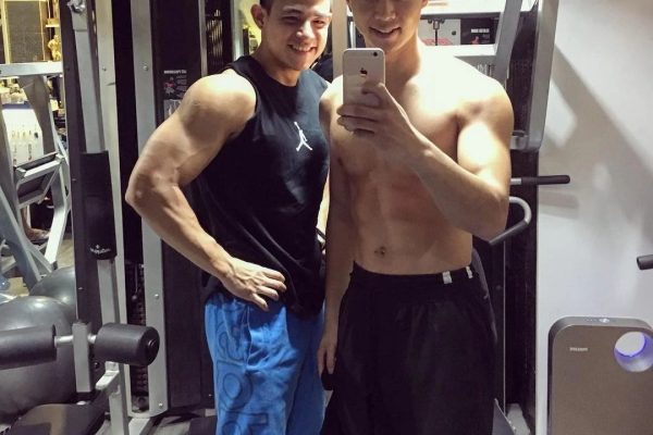 体育生大学毕业那晚被室友口了